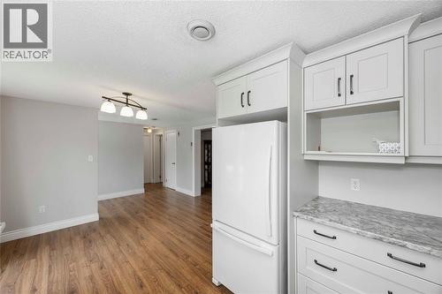 1940 London Line Unit# 107, Sarnia, ON - Indoor