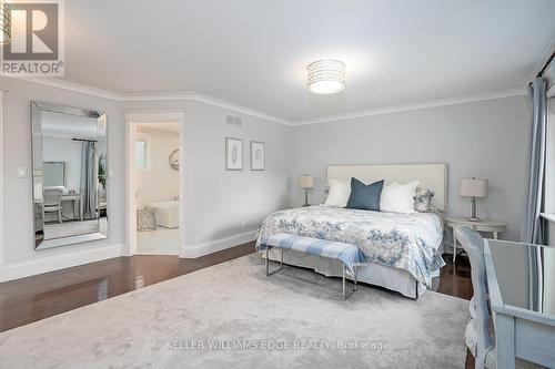 359 Camelot Court, Burlington, ON - Indoor Photo Showing Bedroom