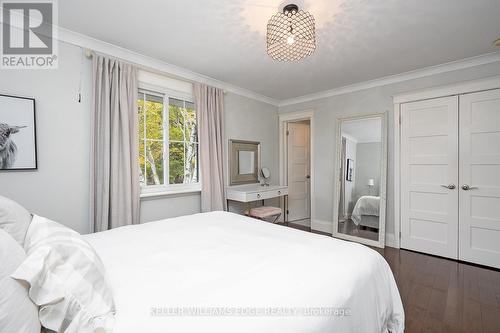359 Camelot Court, Burlington, ON - Indoor Photo Showing Bedroom