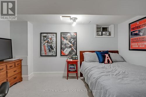 359 Camelot Court, Burlington, ON - Indoor Photo Showing Bedroom