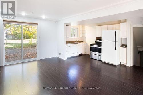 470 Three Valleys Crescent, London South (South J), ON - Indoor Photo Showing Kitchen
