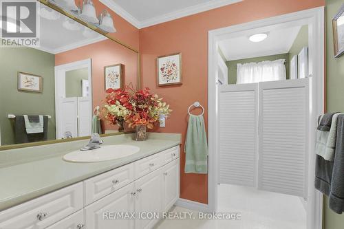 21 Lunn Lane, Dutton/Dunwich (Wallacetown), ON - Indoor Photo Showing Bathroom