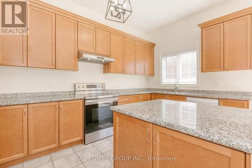 3127 Streamwood Pass, Oakville, ON - Indoor Photo Showing Kitchen