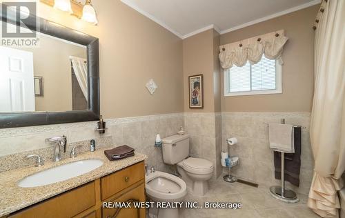52 Amantine Crescent, Brampton, ON - Indoor Photo Showing Bathroom