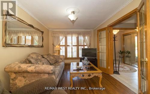52 Amantine Crescent, Brampton, ON - Indoor Photo Showing Living Room