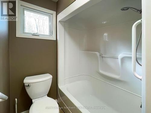 566 Deer Lake Road, Parry Sound Remote Area (Lount), ON - Indoor Photo Showing Bathroom