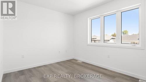 Model home - 60 Summit (Lot 24) Crescent, Belleville (Belleville Ward), ON - Indoor Photo Showing Other Room