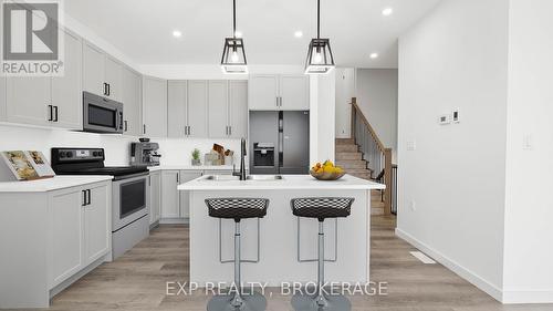 Model home - 60 Summit (Lot 24) Crescent, Belleville (Belleville Ward), ON - Indoor Photo Showing Kitchen With Upgraded Kitchen