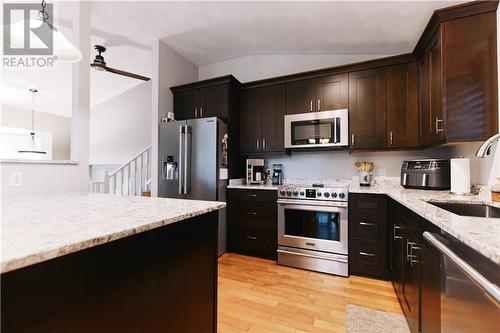 2779 Algonquin, Sudbury, ON - Indoor Photo Showing Kitchen With Upgraded Kitchen