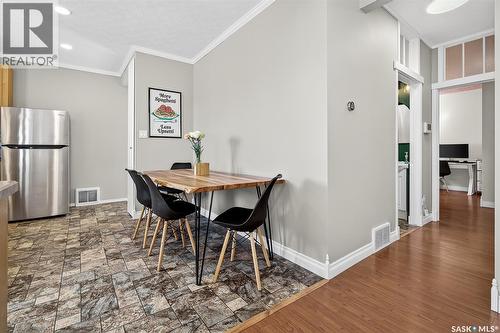 1116 Hochelaga Street W, Moose Jaw, SK - Indoor Photo Showing Dining Room