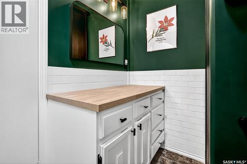 1116 Hochelaga Street W, Moose Jaw, SK - Indoor Photo Showing Bathroom
