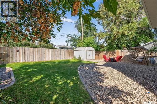 1116 Hochelaga Street W, Moose Jaw, SK - Outdoor With Backyard