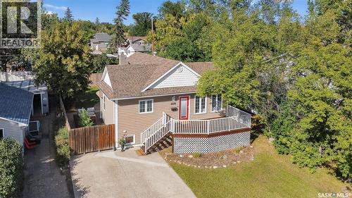 1116 Hochelaga Street W, Moose Jaw, SK - Outdoor