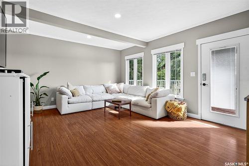 1116 Hochelaga Street W, Moose Jaw, SK - Indoor Photo Showing Living Room