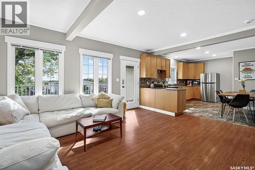 1116 Hochelaga Street W, Moose Jaw, SK - Indoor Photo Showing Living Room