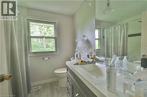 46 Birchcliff Avenue, Kitchener, ON - Indoor Photo Showing Bathroom