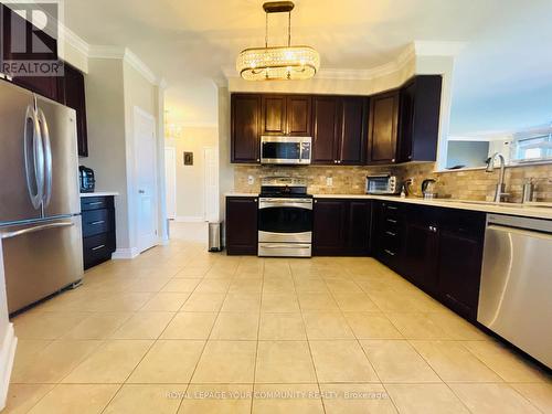 (Upper) - 996 Booth Avenue, Innisfil, ON - Indoor Photo Showing Kitchen