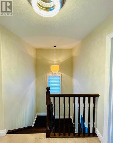 (Upper) - 996 Booth Avenue, Innisfil, ON - Indoor Photo Showing Other Room