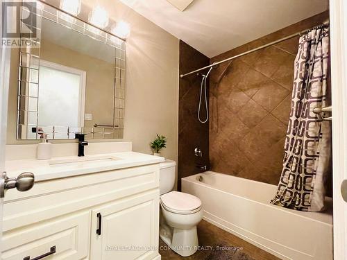(Upper) - 996 Booth Avenue, Innisfil, ON - Indoor Photo Showing Bathroom