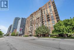 904 - 215 PARKDALE AVENUE  Ottawa, ON K1Y 4T8