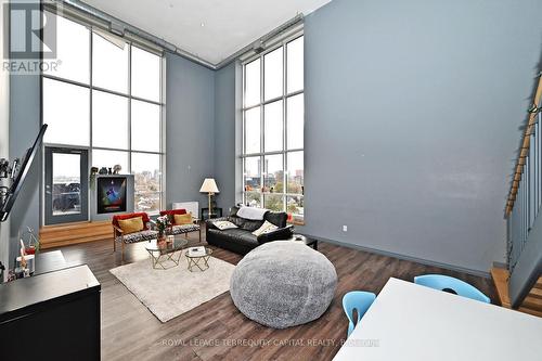 PH 1101 - 8 HICKORY STREET W  Waterloo, ON N2L 3H6