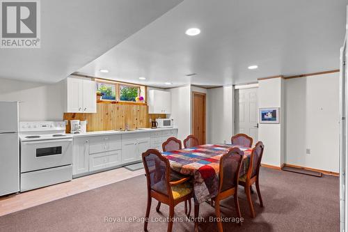 24 Oliver Crescent, Collingwood, ON - Indoor Photo Showing Other Room