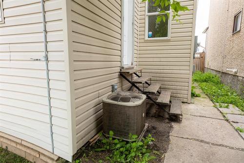 644 Mountain Avenue, Winnipeg, MB - Outdoor With Exterior