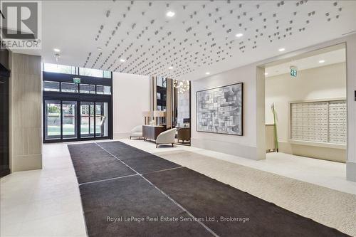 327 - 2020 Bathurst Street, Toronto (Humewood-Cedarvale), ON - Indoor Photo Showing Other Room