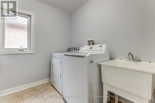140 Durhamview Crescent, Whitchurch-Stouffville, ON - Indoor Photo Showing Laundry Room