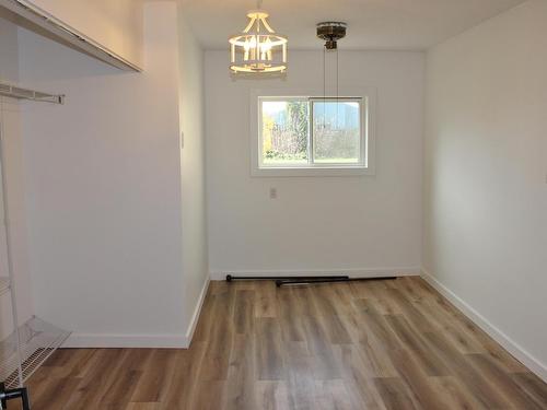 118 Fourth St, Rainy River, ON - Indoor Photo Showing Other Room
