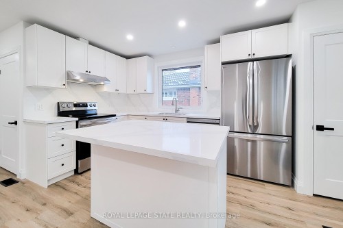 53 Winchester Boulevard, Hamilton, ON - Indoor Photo Showing Kitchen