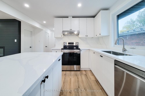 53 Winchester Boulevard, Hamilton, ON - Indoor Photo Showing Kitchen With Upgraded Kitchen