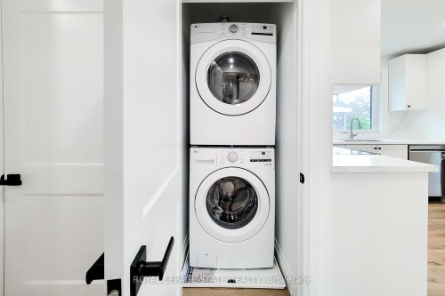 53 Winchester Boulevard, Hamilton, ON - Indoor Photo Showing Laundry Room