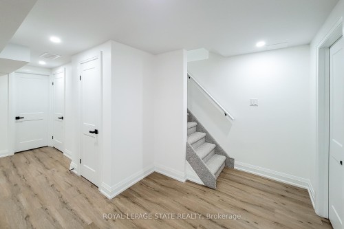 53 Winchester Boulevard, Hamilton, ON - Indoor Photo Showing Other Room