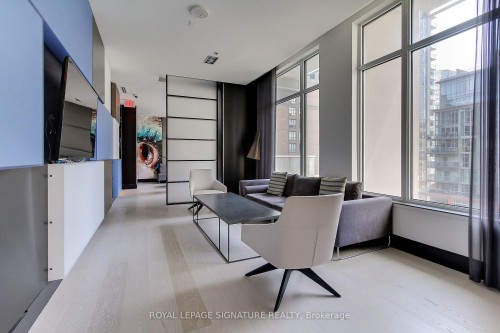 618-199 Richmond Street W, Toronto, ON - Indoor Photo Showing Other Room