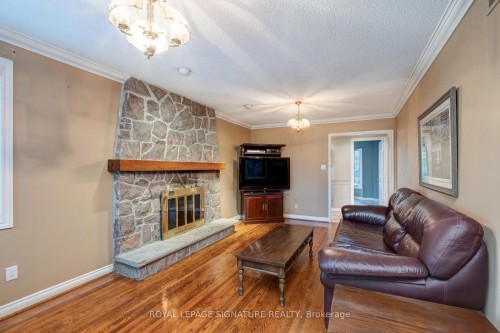 4 Ruth Court, Whitchurch-Stouffville, ON - Indoor Photo Showing Living Room With Fireplace