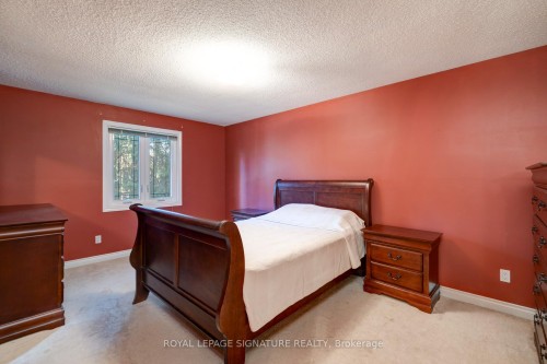 4 Ruth Court, Whitchurch-Stouffville, ON - Indoor Photo Showing Bedroom