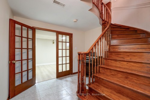 4 Ruth Court, Whitchurch-Stouffville, ON - Indoor Photo Showing Other Room