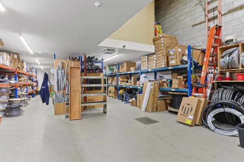 Garage - H-250 Boul. Ford, Châteauguay, QC - Indoor Photo Showing Other Room