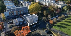 941 Kings Rd  Victoria, BC V8T 1W7