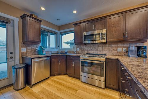 1501 15Th Avenue, Vernon, BC - Indoor Photo Showing Kitchen With Stainless Steel Kitchen