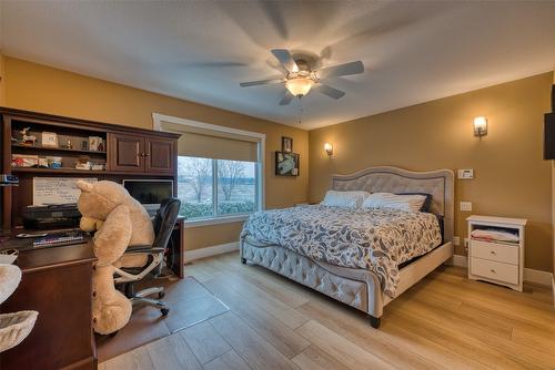 1501 15Th Avenue, Vernon, BC - Indoor Photo Showing Bedroom