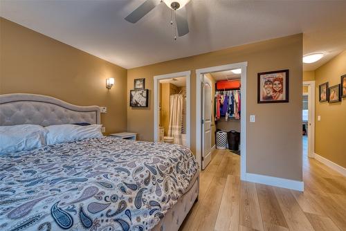 1501 15Th Avenue, Vernon, BC - Indoor Photo Showing Bedroom