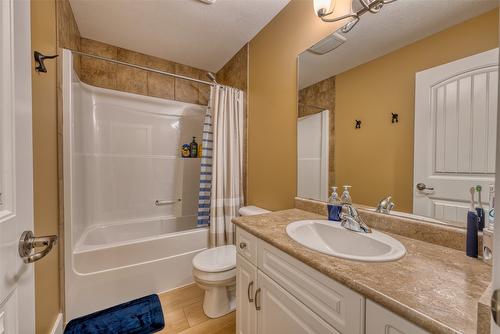 1501 15Th Avenue, Vernon, BC - Indoor Photo Showing Bathroom