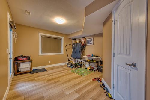1501 15Th Avenue, Vernon, BC - Indoor Photo Showing Other Room