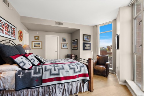 205-100 Saghalie Rd, Victoria, BC - Indoor Photo Showing Bedroom