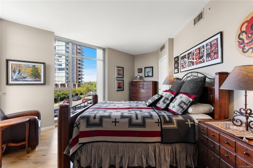 205-100 Saghalie Rd, Victoria, BC - Indoor Photo Showing Bedroom