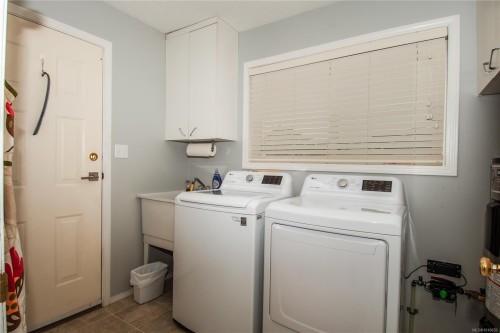 290 Renz Rd, Parksville, BC 