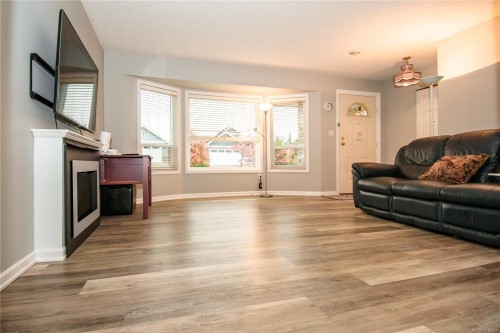 290 Renz Rd, Parksville, BC 