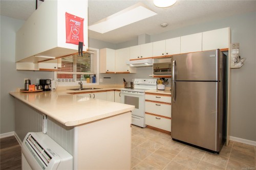 290 Renz Rd, Parksville, BC 